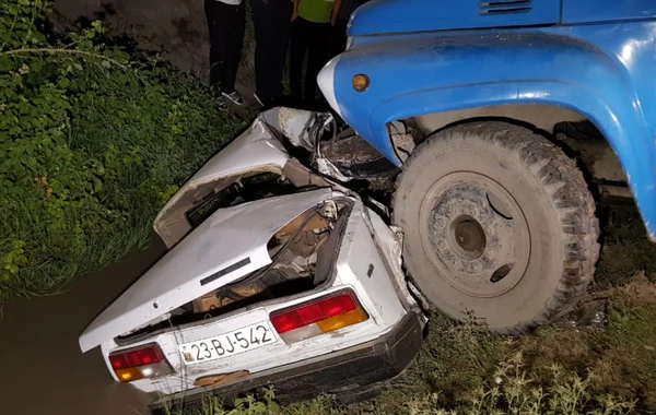 Göyçayda “VAZ 2107” yük avtomobili ilə toqquşub, sürücü ölüb - FOTO