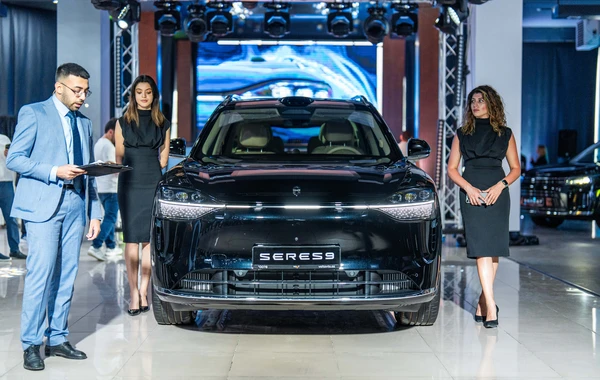 Uzaq səfərlərinizin ən yaxşı yol yoldaşı SERES M9 modeli təqdim olundu! - FOTO/VİDEO