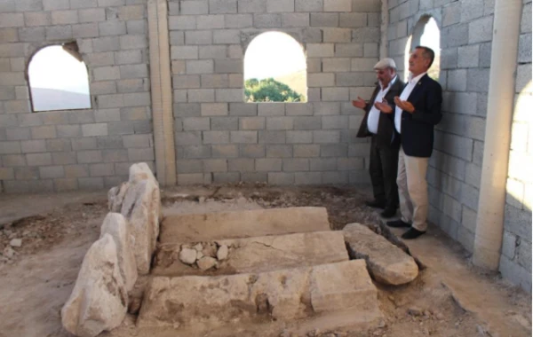 KURYOZ HADİSƏ: Bir məzardan üç skelet çıxdı - FOTO/VİDEO