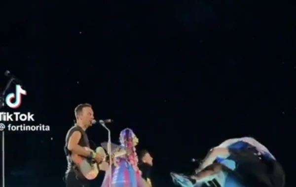 "Coldplay"in konsertində kuryoz hadisə - FOTO