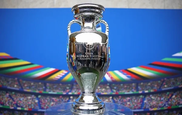 Bu gün futbol üzrə XVII Avropa çempionatı start götürür