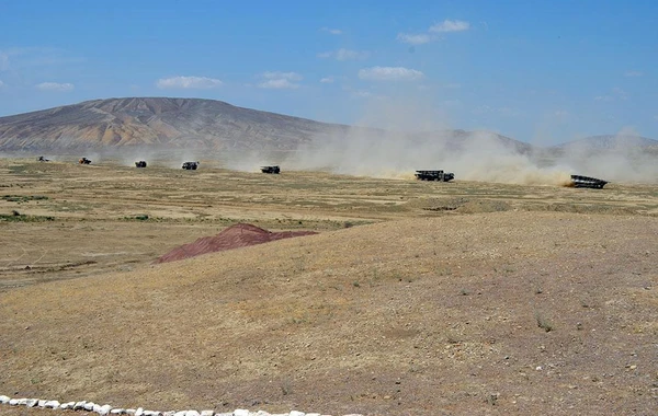 Baş Qərargah rəisi mühəndis bölmələrinin taktiki-xüsusi təlimini izləyib - FOTO/VİDEO