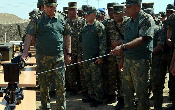 Baş Qərargah rəisi mühəndis bölmələrinin taktiki-xüsusi təlimini izləyib - FOTO/VİDEO