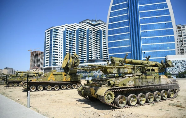 Обнаруженный в Ходжалы ЗРК доставлен в "Парк военных трофеев" в Баку - ФОТО