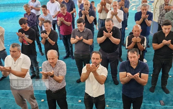 Naxçıvanda Qurban bayramı münasibətilə bayram namazı qılınıb - FOTO
