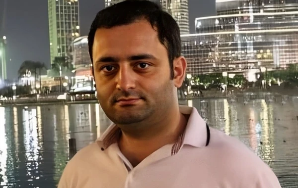 Tanınmış jurnalist insult keçirdi: Vəziyyəti ağırdır