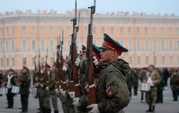 Rusiya NATO ilə şimal sərhədini boş buraxaraq texnikanı Ukraynaya göndərib - FOTO