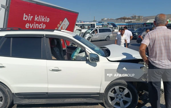 Bakıda zəncirvari qəza olub, yolda tıxac yaranıb - FOTO
