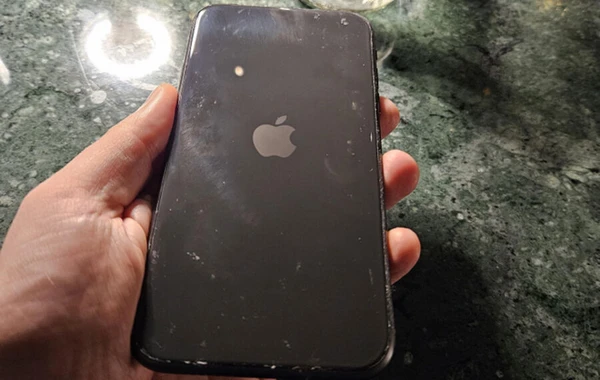 Bu qurum işçiləri üçün kamerasız "iPhone" istehsal edib - FOTO