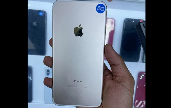 Bu qurum işçiləri üçün kamerasız "iPhone" istehsal edib - FOTO