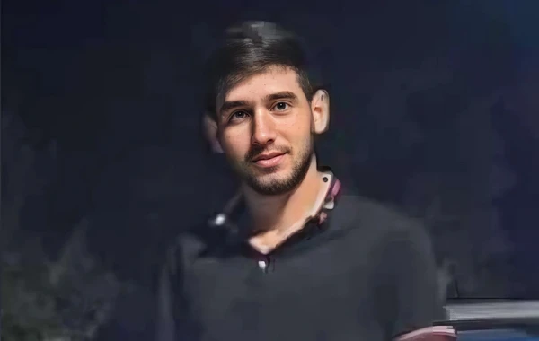 Üzərinə ağac aşaraq can verən 21 yaşlı Rəvanın FOTOSU
