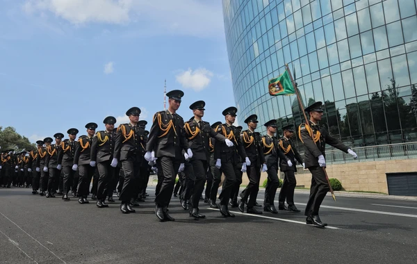 В Баку по случаю Дня Вооруженных сил прошло шествие военнослужащих - ОБНОВЛЕНО - ФОТО/ВИДЕО