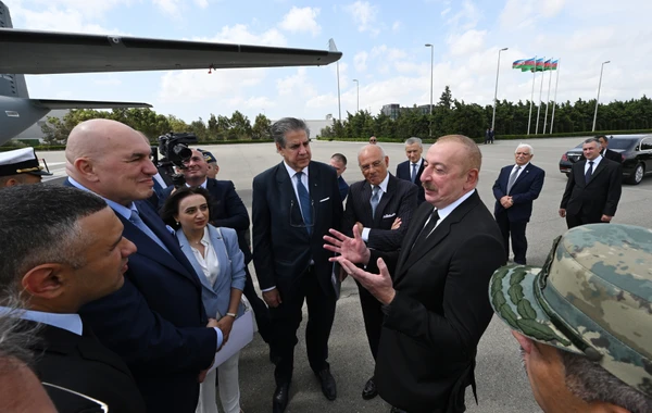 İlham Əliyevə İtaliyanın "Leonardo" şirkətinin istehsalı olan hərbi təyyarə təqdim edilib - YENİLƏNİB - FOTO
