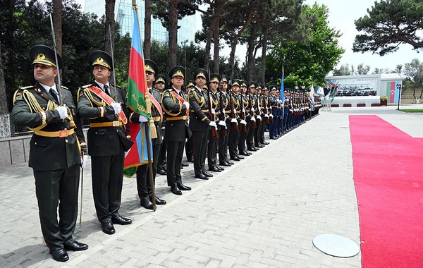 Zakir Həsənov italiyalı həmkarını "ADEX" 5-ci Azərbaycan Beynəlxalq Müdafiə Sərgisinə dəvət edib - FOTO