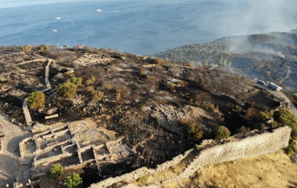 Türkiyənin məşhur turizm bölgəsində YANĞIN - Tarixi abidələr ziyarətə bağlandı - FOTO