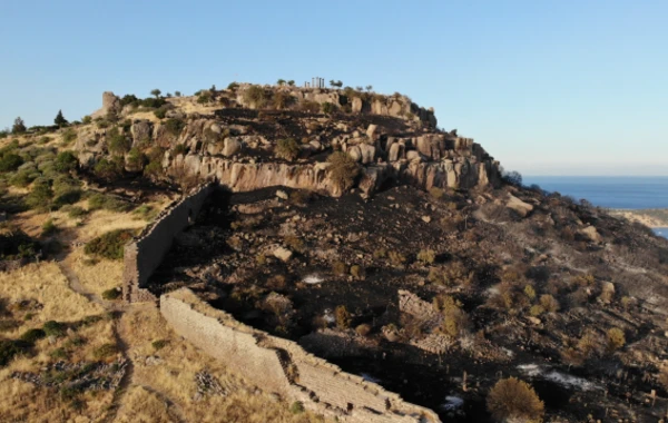 Türkiyənin məşhur turizm bölgəsində YANĞIN - Tarixi abidələr ziyarətə bağlandı - FOTO