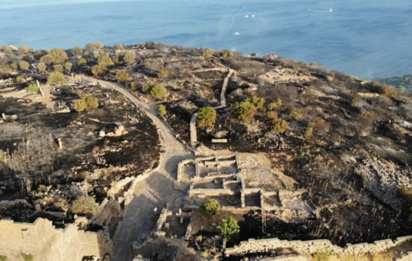 Türkiyənin məşhur turizm bölgəsində YANĞIN - Tarixi abidələr ziyarətə bağlandı - FOTO