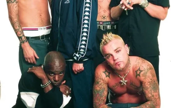 49 yaşlı müğənni qəfil vəfat etdi - FOTO