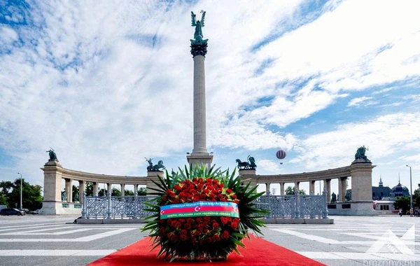 Azərbaycan və Macarıstan müdafiə nazirlərinin Budapeştdə görüşü olub - FOTO