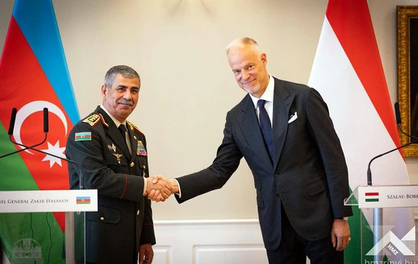 Azərbaycan və Macarıstan müdafiə nazirlərinin Budapeştdə görüşü olub - FOTO