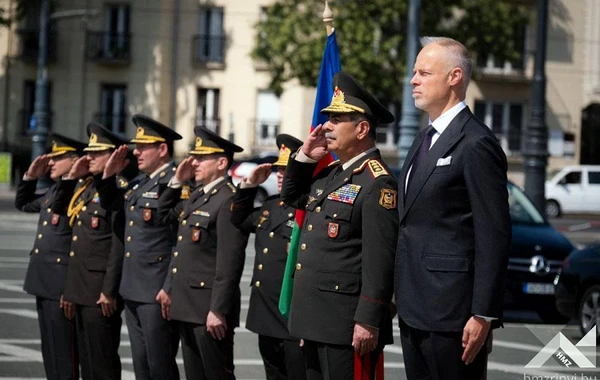 Azərbaycan və Macarıstan müdafiə nazirlərinin Budapeştdə görüşü olub - FOTO