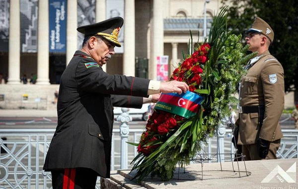 Azərbaycan və Macarıstan müdafiə nazirlərinin Budapeştdə görüşü olub - FOTO