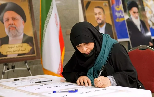 İranda prezident seçkiləri səsverməsi üçüncü dəfə uzadılıb