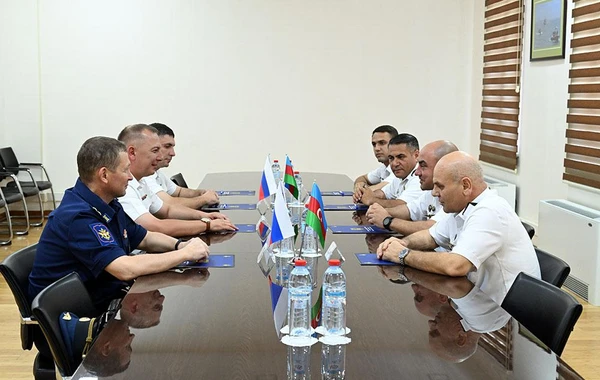 Rusiya Xəzər flotiliyasının hərbi gəmiləri Bakı limanını tərk ediblər - FOTO