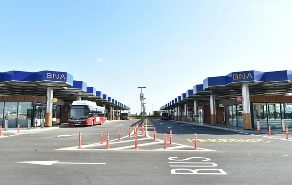 В Баку запущены новые автобусные маршруты