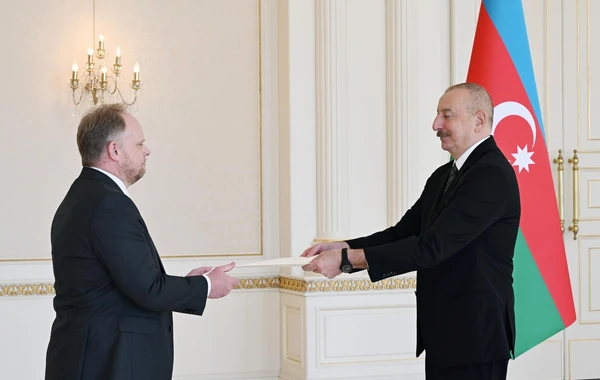 Prezident Kanadanın yeni təyin olunmuş səfirinin etimadnaməsini qəbul edib - YENİLƏNİB - FOTO