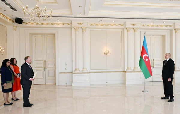 Prezident Kanadanın yeni təyin olunmuş səfirinin etimadnaməsini qəbul edib - YENİLƏNİB - FOTO