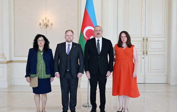 Prezident Kanadanın yeni təyin olunmuş səfirinin etimadnaməsini qəbul edib - YENİLƏNİB - FOTO