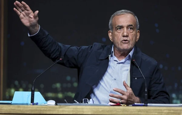 Pezeşkianla Cəlili arasında gərgin debat: İnsanları aldadırıq! - VİDEO