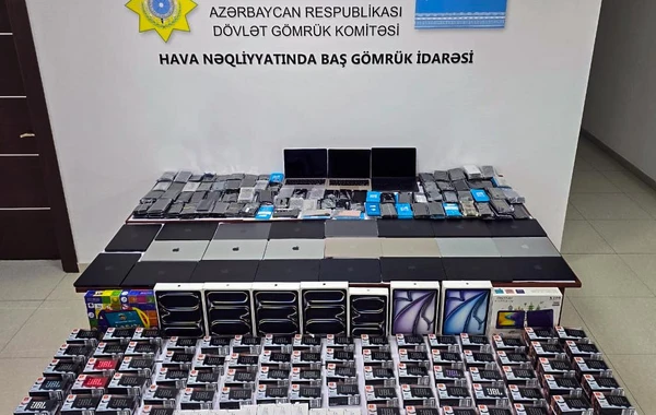 Azərbaycana qanunsuz gətirilən kompüter, planşet və mobil telefonlar aşkarlanıb - FOTO