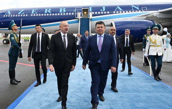 Президент Ильхам Алиев прибыл с визитом в Казахстан - ФОТО