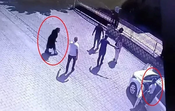 Gəlin qayınananı başmağı ilə döyüb, avtomobili ilə əzdi - FOTO
