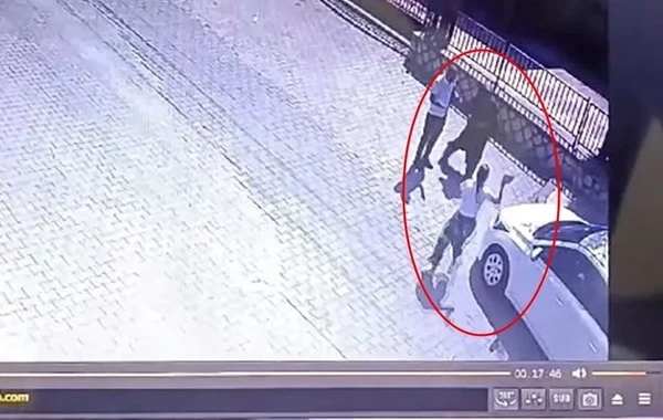 Gəlin qayınananı başmağı ilə döyüb, avtomobili ilə əzdi - FOTO