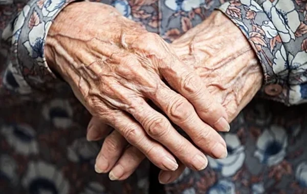 102 yaşlı işləyən qadın uzunömürlülüyün sirlərini açıqladı - FOTO