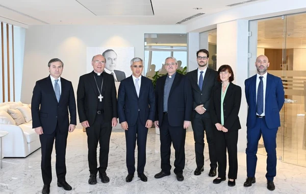 Heydər Əliyev Fondu ilə Müqəddəs Taxt-Tac arasında görüş keçirilib - FOTO