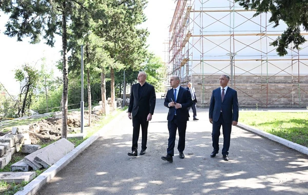 Prezident Xankəndidə Qarabağ Universitetində görülən işlərlə tanış olub - YENİLƏNİB - FOTO