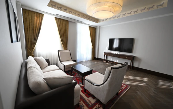 İlham Əliyev Xankəndidə əsaslı təmir və bərpadan sonra “Qarabağ” hotelinin açılışında iştirak edib - YENİLƏNİB - FOTO