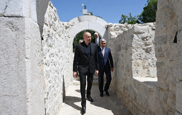 Prezident Şuşada Aşağı Gövhər Ağa məscidinin bərpadan sonra açılışında iştirak edib - YENİLƏNİB - FOTO