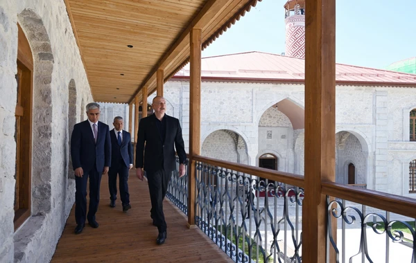 Prezident Şuşada Aşağı Gövhər Ağa məscidinin bərpadan sonra açılışında iştirak edib - YENİLƏNİB - FOTO