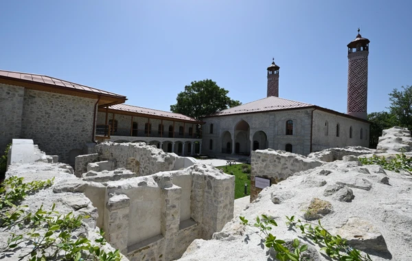 Prezident Şuşada Aşağı Gövhər Ağa məscidinin bərpadan sonra açılışında iştirak edib - YENİLƏNİB - FOTO