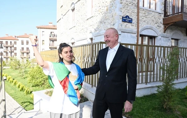 Президенты Азербайджана, Узбекистана и Кыргызстана совершили прогулку по городу Шуша - ОБНОВЛЕНО + ФОТО