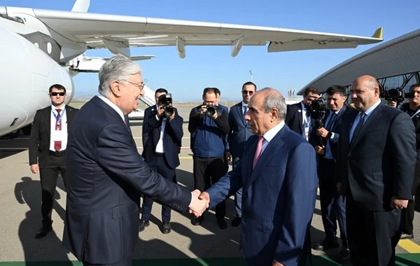 Qazaxıstan Prezidenti Kasım-Jomart Tokayev Azərbaycana səfərə gəlib - FOTO