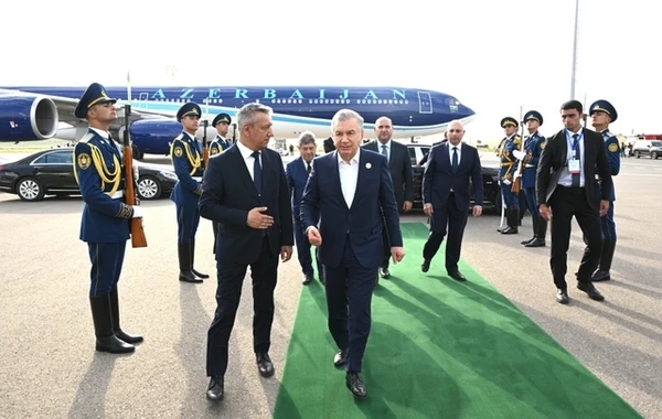 Завершился визит Президента Узбекистана в Азербайджан - ФОТО