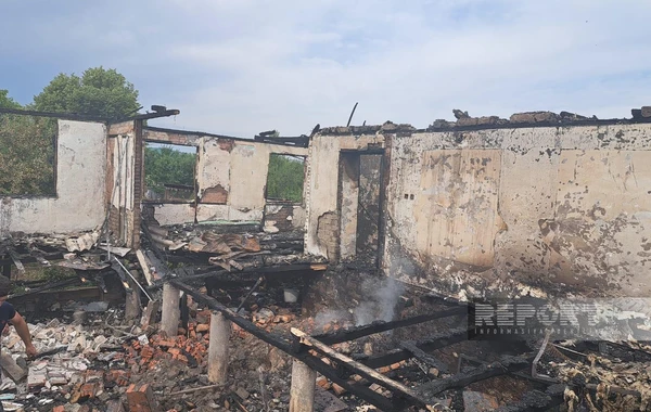 İsmayıllıda 3 ailənin yaşadığı ev yanaraq külə dönüb, xəsarət alanlar var - FOTO