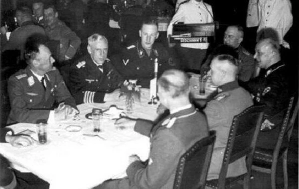 Edamdan əvvəl lüt soyundurulan admiral – bu “cəza” Hitlerin şəxsi göstərişi olub... - FOTO