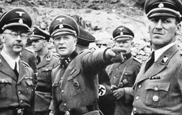 Edamdan əvvəl lüt soyundurulan admiral – bu “cəza” Hitlerin şəxsi göstərişi olub... - FOTO